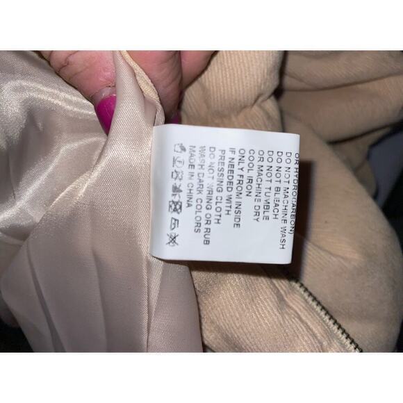 Sndy corduroy puffer jacket size 2 beige two pockets in front warm comfo… - Picture 7 of 7